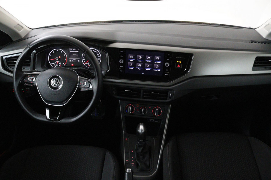 Volkswagen Polo 1.0 TSI Comfortline (NAP, PARKEERSENSOREN, CRUISE CONTROL ADAPTIEF, NAVIGATIE, AUTOMAAT, NL-AUTO)