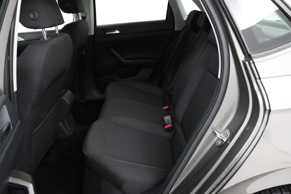 Volkswagen Polo 1.0 TSI Comfortline (NAP, PARKEERSENSOREN, CRUISE CONTROL ADAPTIEF, NAVIGATIE, AUTOMAAT, NL-AUTO)