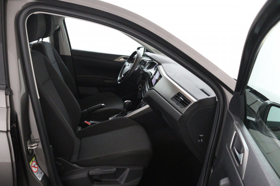 Volkswagen Polo 1.0 TSI Comfortline (NAP, PARKEERSENSOREN, CRUISE CONTROL ADAPTIEF, NAVIGATIE, AUTOMAAT, NL-AUTO)