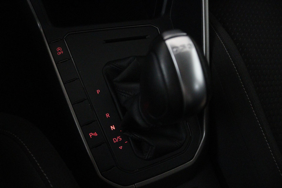 Volkswagen Polo 1.0 TSI Comfortline (NAP, PARKEERSENSOREN, CRUISE CONTROL ADAPTIEF, NAVIGATIE, AUTOMAAT, NL-AUTO)