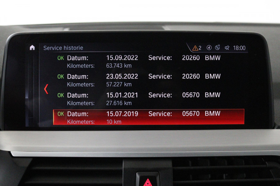 BMW X3 XDrive20i High Executive (PANORAMADAK, TREKHAAK, CAMERA, NAVIGATIE, STOELVERWARMING, ELEKTR STOELEN, DEALER ONDERHOUDEN)