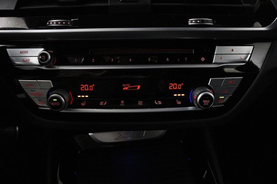 BMW X3 XDrive20i High Executive (PANORAMADAK, TREKHAAK, CAMERA, NAVIGATIE, STOELVERWARMING, ELEKTR STOELEN, DEALER ONDERHOUDEN)