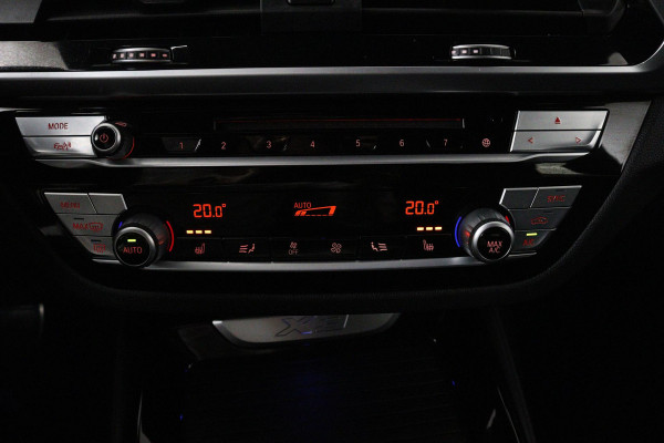 BMW X3 XDrive20i High Executive (PANORAMADAK, TREKHAAK, CAMERA, NAVIGATIE, STOELVERWARMING, ELEKTR STOELEN, DEALER ONDERHOUDEN)
