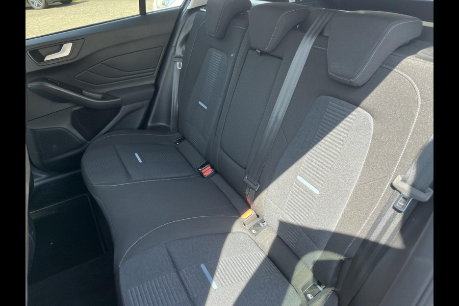 Ford Focus 1.0 EcoBoost Hybrid Active X 155pk | Winterpack | SYNC 4 Navigatie |  Elektrische Wegklapbare Trekhaak | 1.500kg Trekgewicht