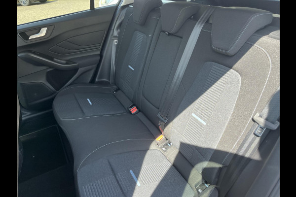 Ford Focus 1.0 EcoBoost Hybrid Active X 155pk | Winterpack | SYNC 4 Navigatie |  Elektrische Wegklapbare Trekhaak | 1.500kg Trekgewicht