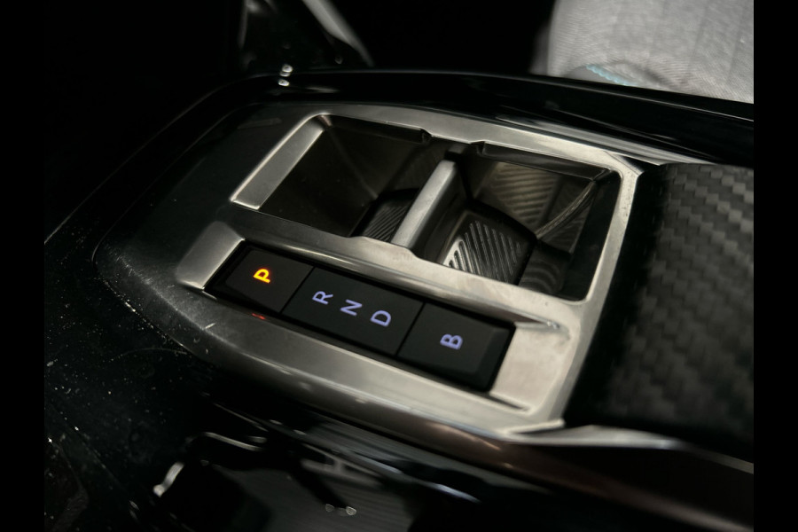 Peugeot e-2008 EV Allure 50 kWh | Navigatie | Parkeersensor achter | SoH ( batterijtest ) 100 % score