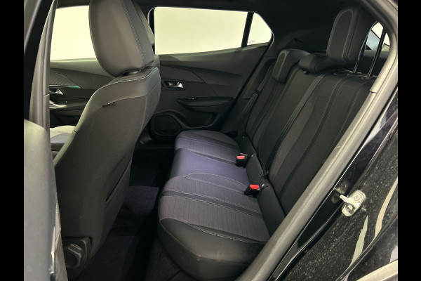 Peugeot e-2008 EV Allure 50 kWh | Navigatie | Parkeersensor achter | SoH ( batterijtest ) 100 % score