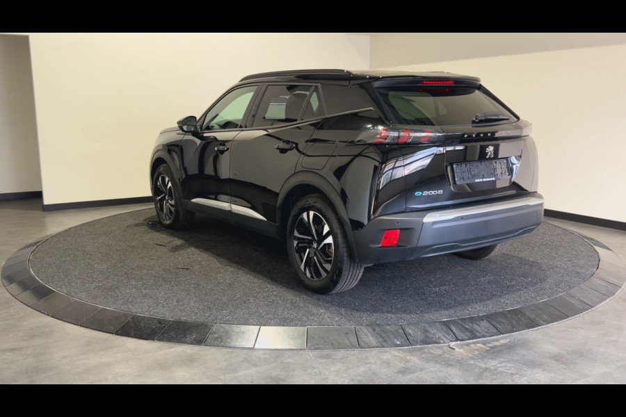 Peugeot e-2008 EV Allure 50 kWh | Navigatie | Parkeersensor achter | SoH ( batterijtest ) 100 % score