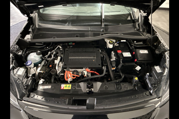 Peugeot e-2008 EV Allure 50 kWh | Navigatie | Parkeersensor achter | SoH ( batterijtest ) 100 % score