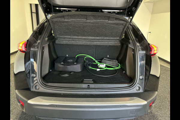 Peugeot e-2008 EV Allure 50 kWh | Navigatie | Parkeersensor achter | SoH ( batterijtest ) 100 % score