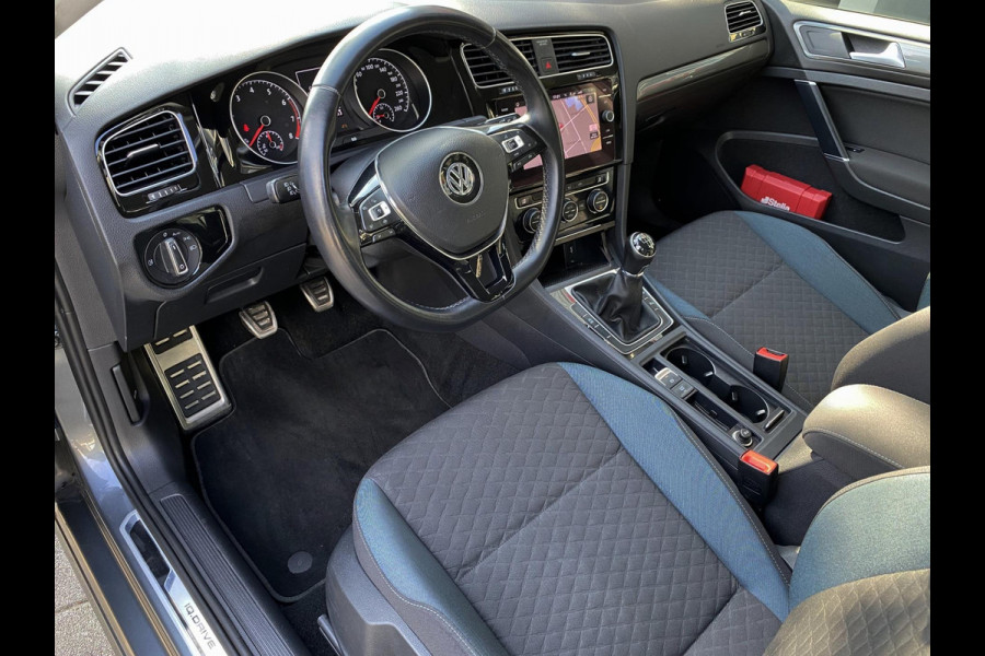 Volkswagen Golf 1.0 TSI IQ-Drive Limited - Navigatie / Apple CarPlay I Airco I LED I PDC I Sport velgen I Dealer onderhouden