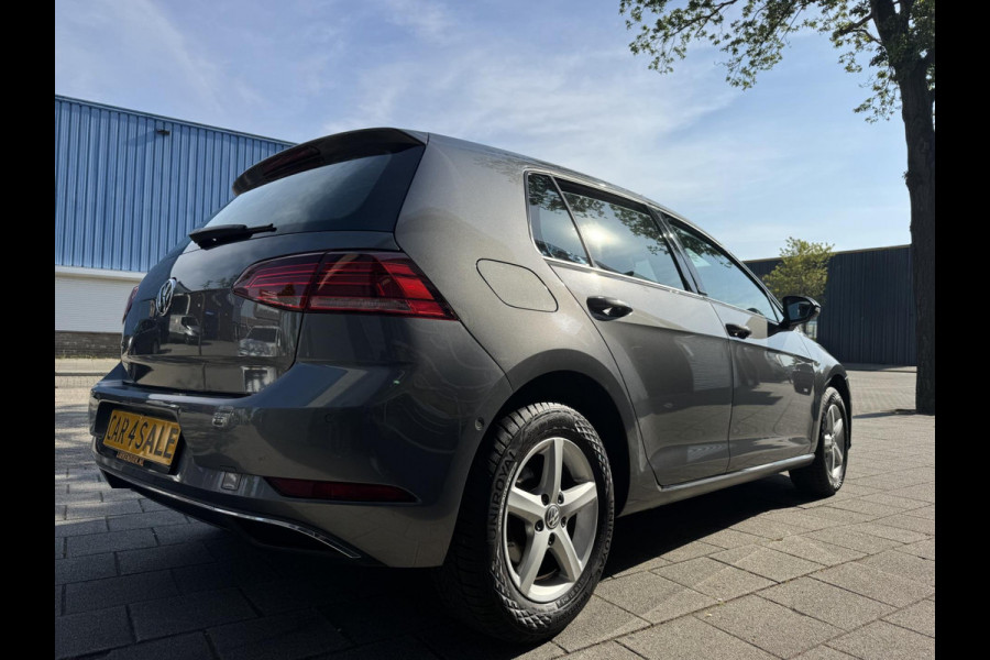 Volkswagen Golf 1.0 TSI IQ-Drive Limited - Navigatie / Apple CarPlay I Airco I LED I PDC I Sport velgen I Dealer onderhouden
