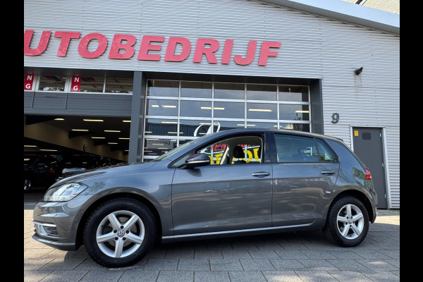 Volkswagen Golf 1.0 TSI IQ-Drive Limited - Navigatie / Apple CarPlay I Airco I LED I PDC I Sport velgen I Dealer onderhouden
