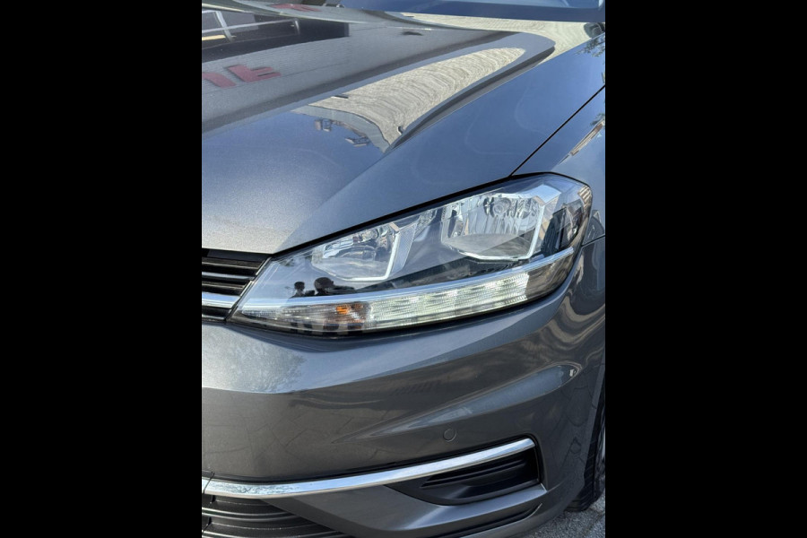 Volkswagen Golf 1.0 TSI IQ-Drive Limited - Navigatie / Apple CarPlay I Airco I LED I PDC I Sport velgen I Dealer onderhouden