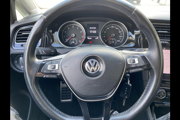 Volkswagen Golf 1.0 TSI IQ-Drive Limited - Navigatie / Apple CarPlay I Airco I LED I PDC I Sport velgen I Dealer onderhouden
