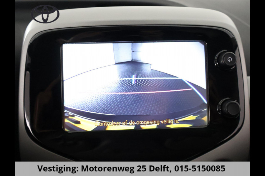 Toyota Aygo 1.0 VVT-i X-CITE BI-TONE CAMERA.BLACKLINE VELG.AIRCO. GARANTIE TOT 4-2028