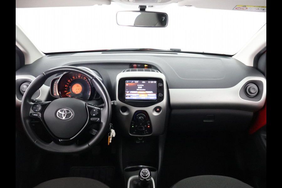 Toyota Aygo 1.0 VVT-i X-CITE BI-TONE CAMERA.BLACKLINE VELG.AIRCO. GARANTIE TOT 4-2028