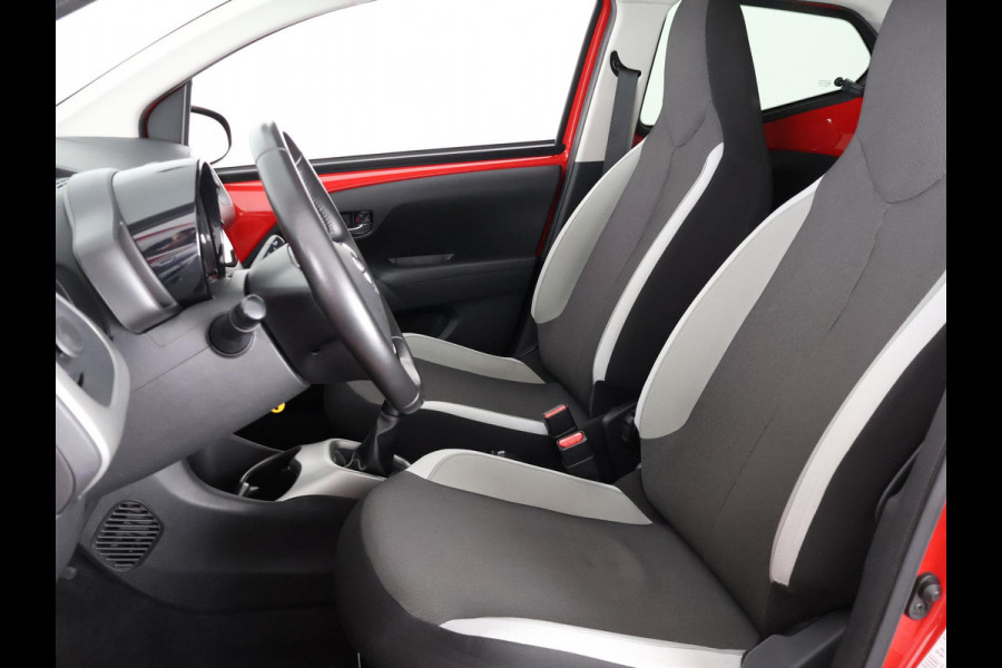 Toyota Aygo 1.0 VVT-i X-CITE BI-TONE CAMERA.BLACKLINE VELG.AIRCO. GARANTIE TOT 4-2028