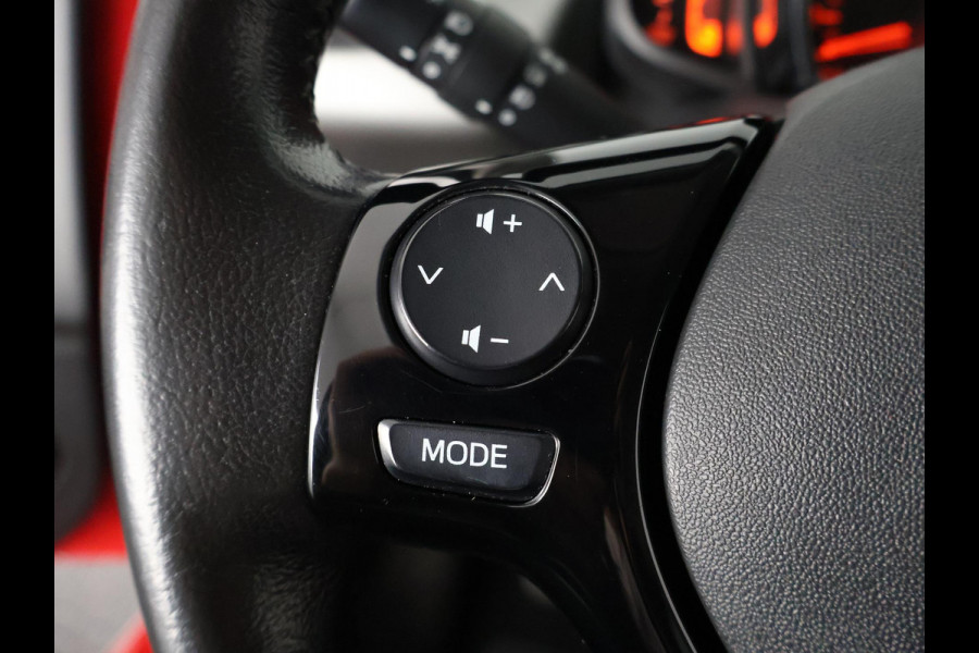 Toyota Aygo 1.0 VVT-i X-CITE BI-TONE CAMERA.BLACKLINE VELG.AIRCO. GARANTIE TOT 4-2028