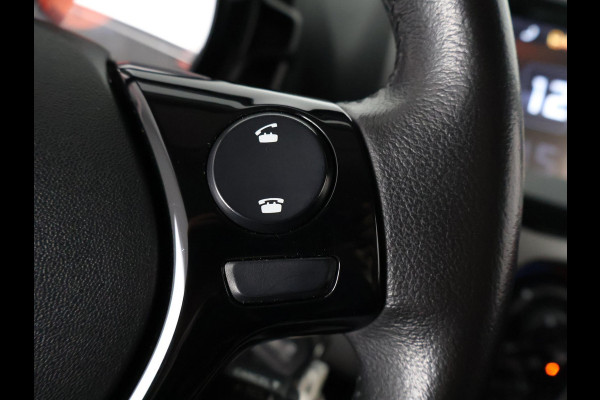 Toyota Aygo 1.0 VVT-i X-CITE BI-TONE CAMERA.BLACKLINE VELG.AIRCO. GARANTIE TOT 4-2028