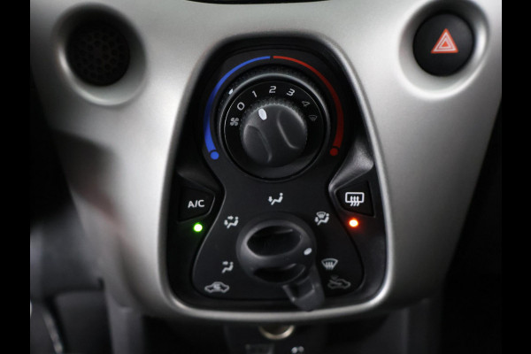 Toyota Aygo 1.0 VVT-i X-CITE BI-TONE CAMERA.BLACKLINE VELG.AIRCO. GARANTIE TOT 4-2028