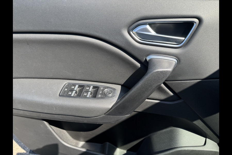 Renault Captur 1.3 TCe 130 Automaat, Panoramadak, line assist, Camera Een proefrit levert het bewijs. Neem contact op en we maken een afspraak!