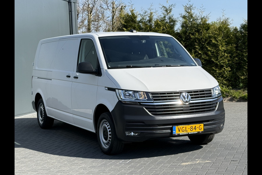 Volkswagen Transporter 2.0 TDI 6.1 / L2H1 / Highline / STOELVERW / 1e EIG. / BOTT INRICHTING / AIRCO / CRUISE / CAMERA / NAVI
