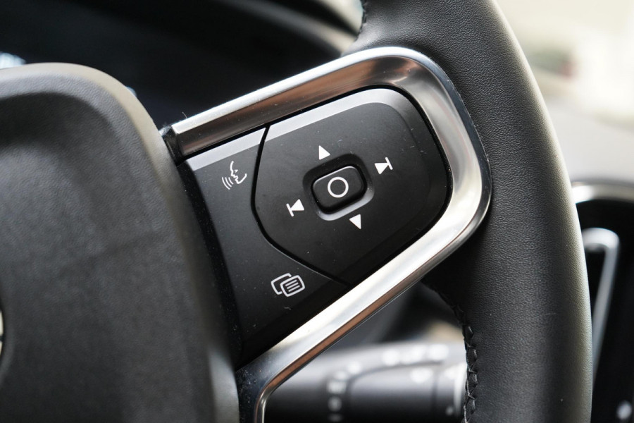Volvo XC40 1.5 T5 263pk Plug-in hybrid Plus Bright | Memory | Navigatie | Stoelverwarming voor- en achter | Achteruitrijcamera