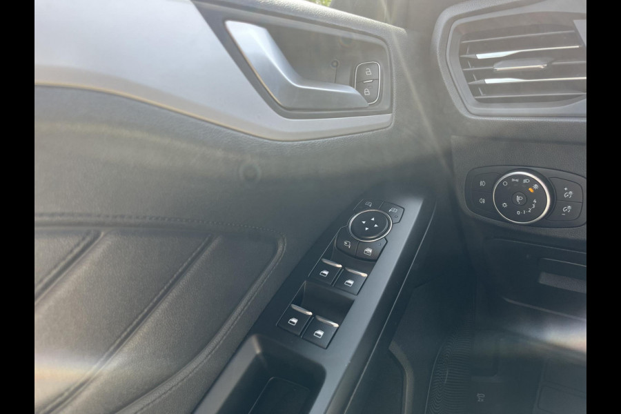 Ford FOCUS Wagon 1.0 EcoBoost Trend Edition Business 125pk Navigatie | Airco | ST-Line Velgen | Parkeersensoren | Apple Carplay | Android Auto