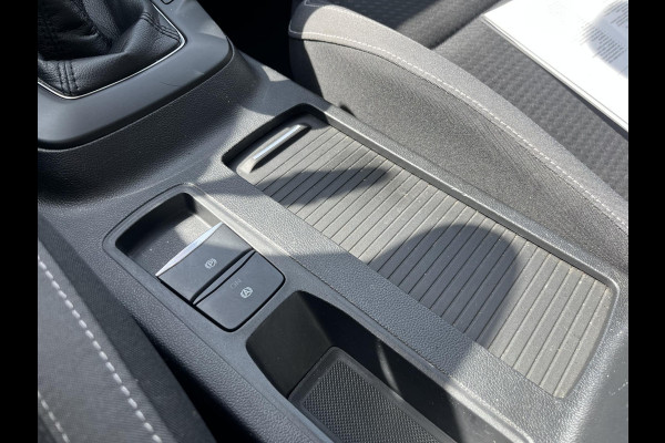 Ford FOCUS Wagon 1.0 EcoBoost Trend Edition Business 125pk Navigatie | Airco | ST-Line Velgen | Parkeersensoren | Apple Carplay | Android Auto