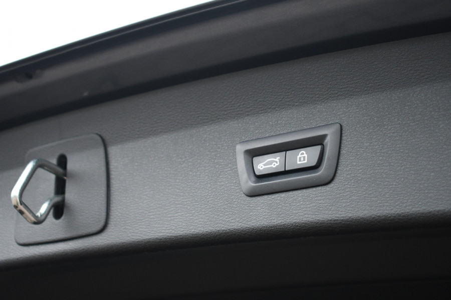BMW X1 xDrive25e M-Sport Pano HUD ACC Carplay Camera El-Klep