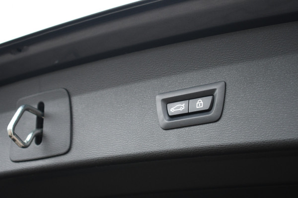 BMW X1 xDrive25e M-Sport Pano HUD ACC Carplay Camera El-Klep