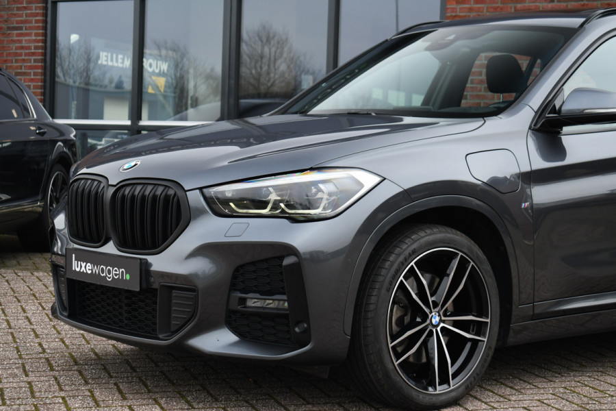 BMW X1 xDrive25e M-Sport Pano HUD ACC Carplay Camera El-Klep