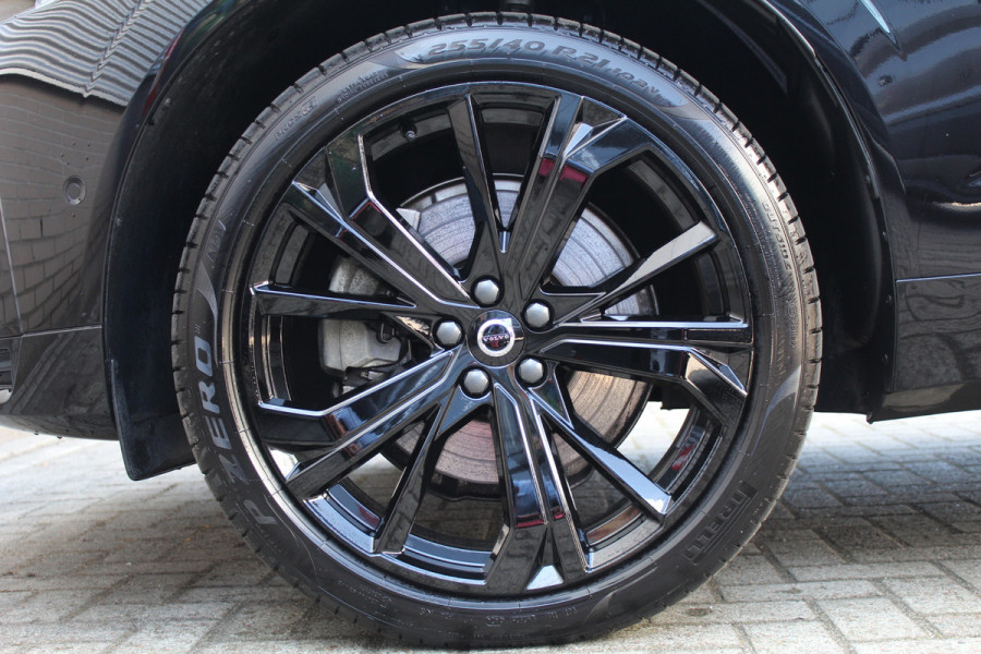 Volvo XC60 2.0 T6 Plug-in hybrid AWD Plus Black Edition | Panoramadak | H&K | 360 camera | Winterpack