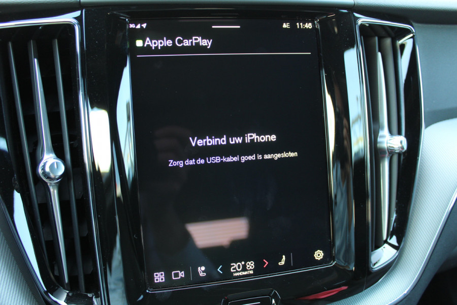 Volvo XC60 2.0 T6 Plug-in hybrid AWD Plus Black Edition | Panoramadak | H&K | 360 camera | Winterpack