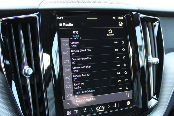 Volvo XC60 2.0 T6 Plug-in hybrid AWD Plus Black Edition | Panoramadak | H&K | 360 camera | Winterpack