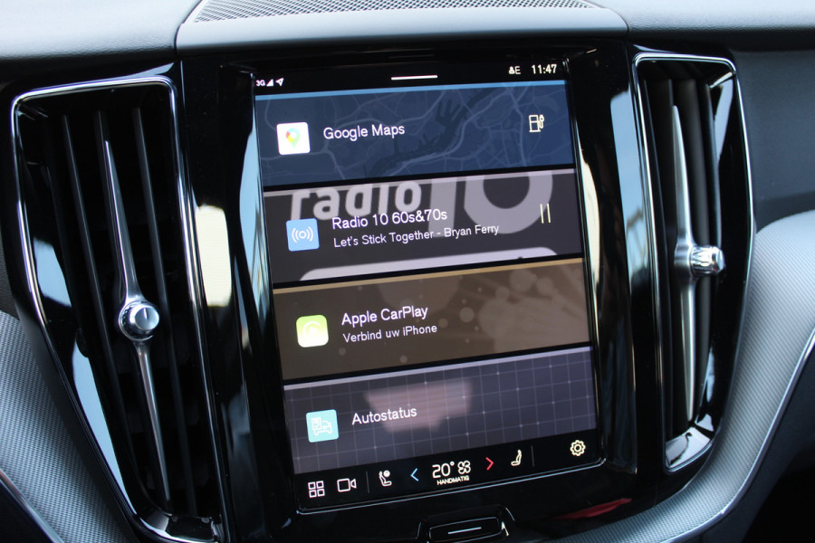 Volvo XC60 2.0 T6 Plug-in hybrid AWD Plus Black Edition | Panoramadak | H&K | 360 camera | Winterpack