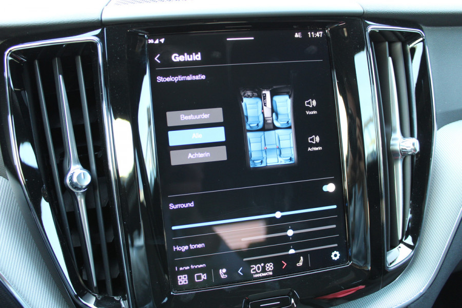Volvo XC60 2.0 T6 Plug-in hybrid AWD Plus Black Edition | Panoramadak | H&K | 360 camera | Winterpack