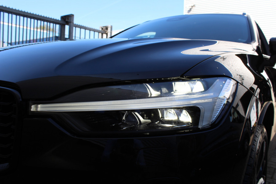 Volvo XC60 2.0 T6 Plug-in hybrid AWD Plus Black Edition | Panoramadak | H&K | 360 camera | Winterpack