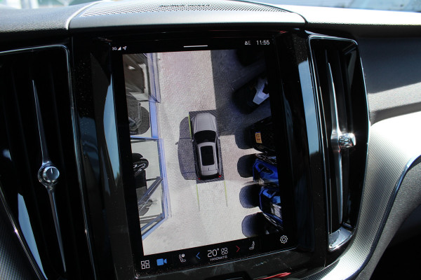 Volvo XC60 2.0 T6 Plug-in hybrid AWD Plus Black Edition | Panoramadak | H&K | 360 camera | Winterpack