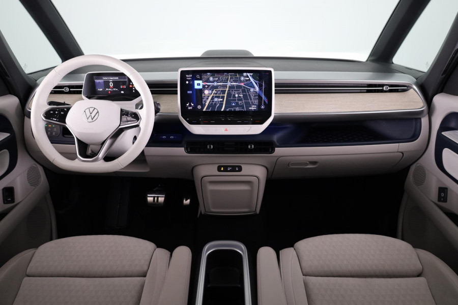 Volkswagen ID. Buzz 1st Max 77kWh 204 pk | Navigatie | Elektr. trekhaak | Parkeersensoren (Park assist) | Rondomzicht camera | Adaptieve cruise control | Stoelverwarming | Elektr. schuifdeuren |