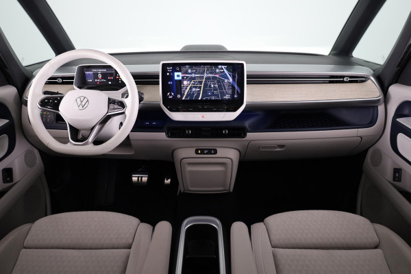 Volkswagen ID. Buzz 1st Max 77kWh 204 pk | Navigatie | Elektr. trekhaak | Parkeersensoren (Park assist) | Rondomzicht camera | Adaptieve cruise control | Stoelverwarming | Elektr. schuifdeuren |