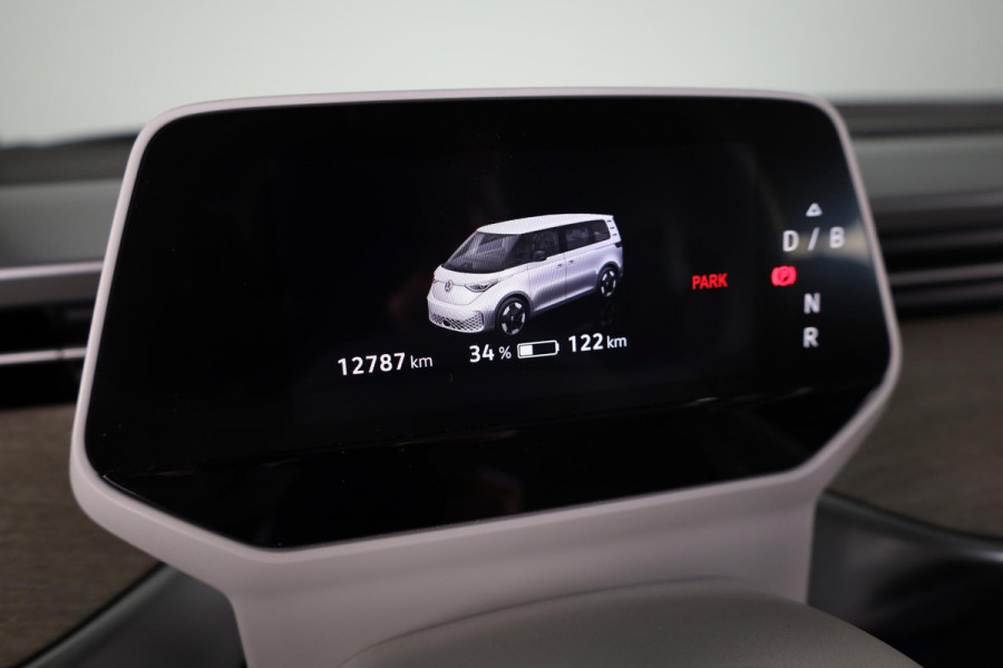 Volkswagen ID. Buzz 1st Max 77kWh 204 pk | Navigatie | Elektr. trekhaak | Parkeersensoren (Park assist) | Rondomzicht camera | Adaptieve cruise control | Stoelverwarming | Elektr. schuifdeuren |
