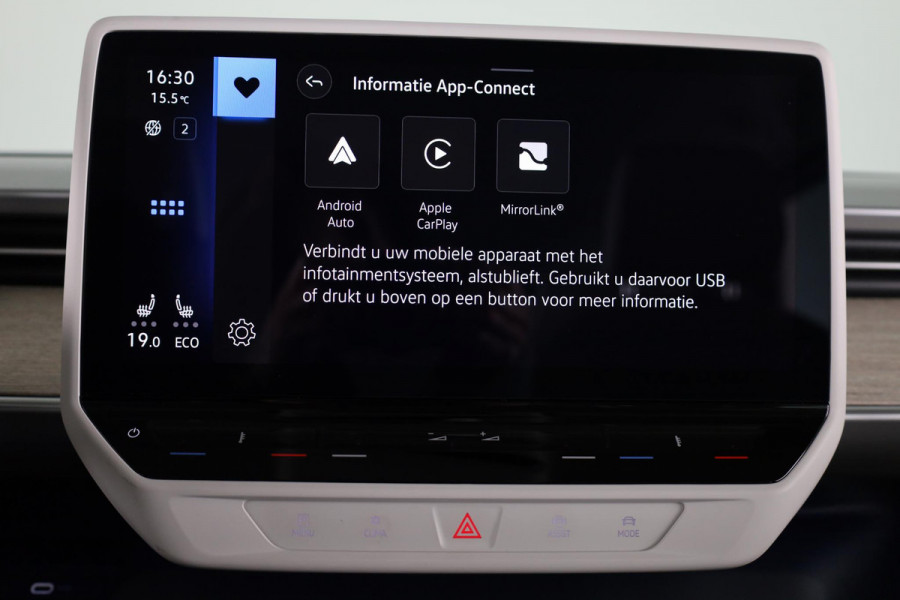 Volkswagen ID. Buzz 1st Max 77kWh 204 pk | Navigatie | Elektr. trekhaak | Parkeersensoren (Park assist) | Rondomzicht camera | Adaptieve cruise control | Stoelverwarming | Elektr. schuifdeuren |