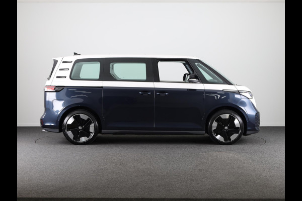 Volkswagen ID. Buzz 1st Max 77kWh 204 pk | Navigatie | Elektr. trekhaak | Parkeersensoren (Park assist) | Rondomzicht camera | Adaptieve cruise control | Stoelverwarming | Elektr. schuifdeuren |