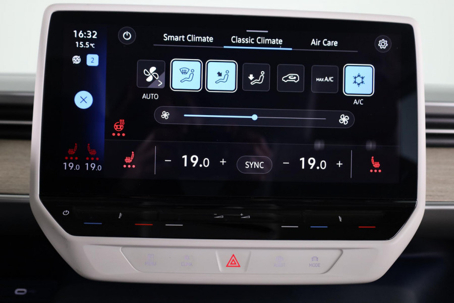 Volkswagen ID. Buzz 1st Max 77kWh 204 pk | Navigatie | Elektr. trekhaak | Parkeersensoren (Park assist) | Rondomzicht camera | Adaptieve cruise control | Stoelverwarming | Elektr. schuifdeuren |