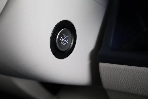 Volkswagen ID. Buzz 1st Max 77kWh 204 pk | Navigatie | Elektr. trekhaak | Parkeersensoren (Park assist) | Rondomzicht camera | Adaptieve cruise control | Stoelverwarming | Elektr. schuifdeuren |