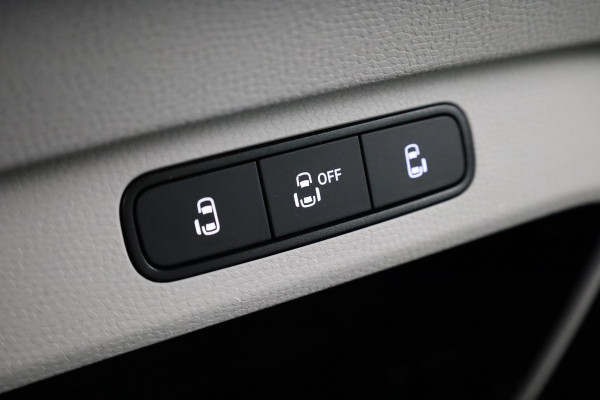 Volkswagen ID. Buzz 1st Max 77kWh 204 pk | Navigatie | Elektr. trekhaak | Parkeersensoren (Park assist) | Rondomzicht camera | Adaptieve cruise control | Stoelverwarming | Elektr. schuifdeuren |
