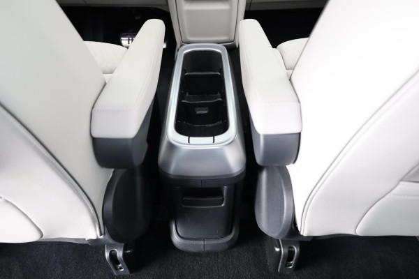 Volkswagen ID. Buzz 1st Max 77kWh 204 pk | Navigatie | Elektr. trekhaak | Parkeersensoren (Park assist) | Rondomzicht camera | Adaptieve cruise control | Stoelverwarming | Elektr. schuifdeuren |