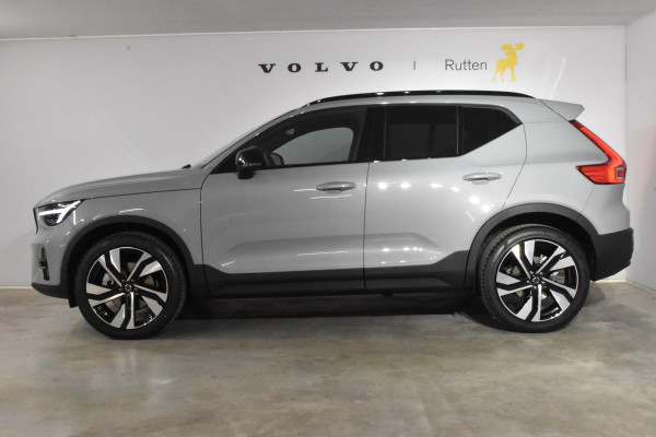 Volvo XC40 B4 211PK Automaat Plus Dark / Lighting Pack / Pixel led / 20'' Velgen / Donker getint glas